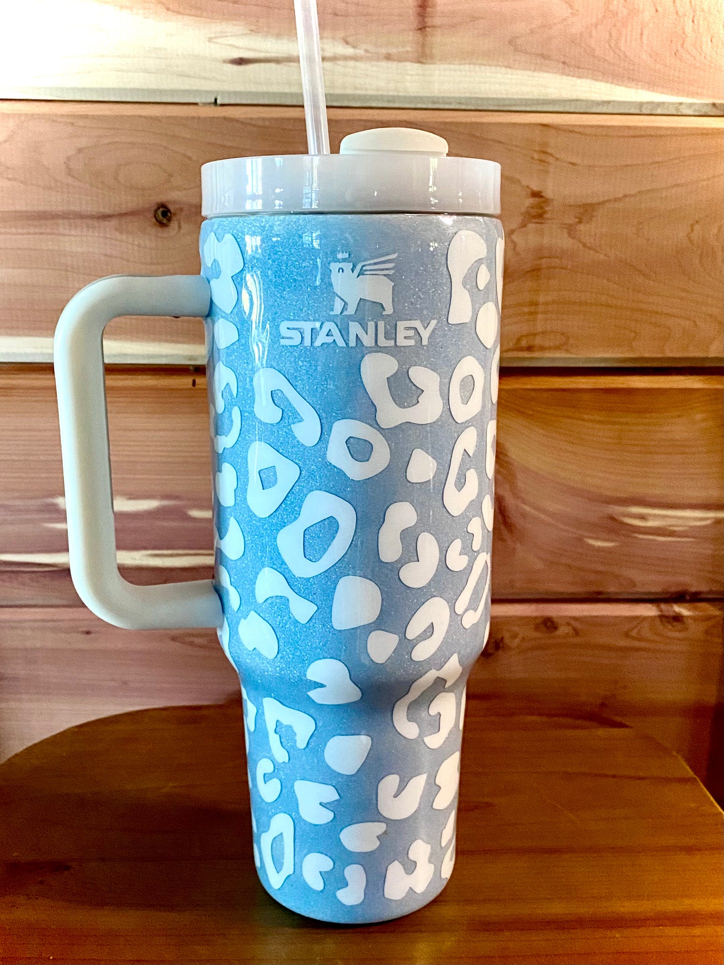 GLITTER BLUE AND WHITE LEOPARD 40oz - CountryFide Custom Accessories and Outdoors