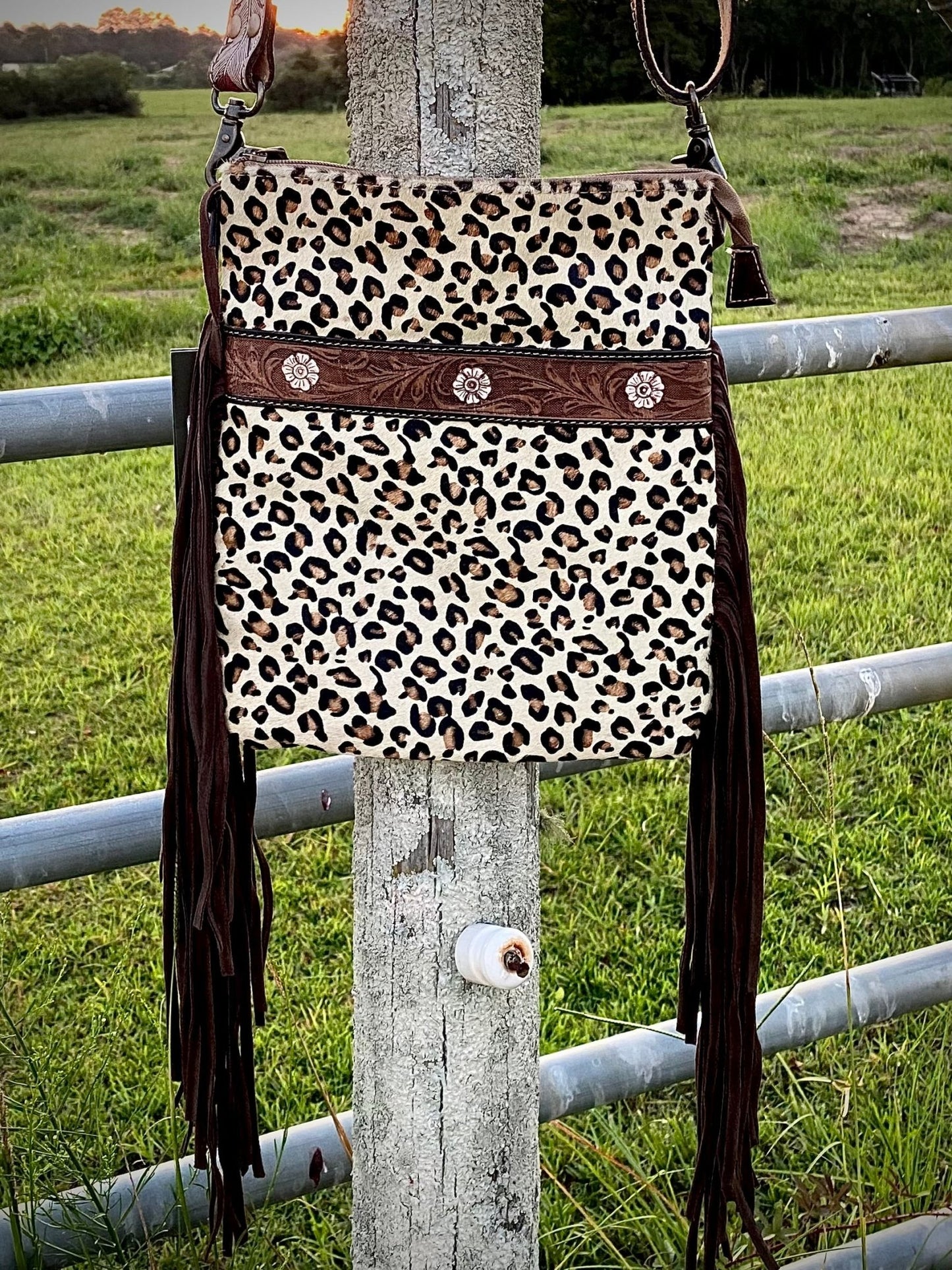 PUMA'S SPRINT HAND-TOOLED BAG - CountryFide Custom Accessories and Outdoors