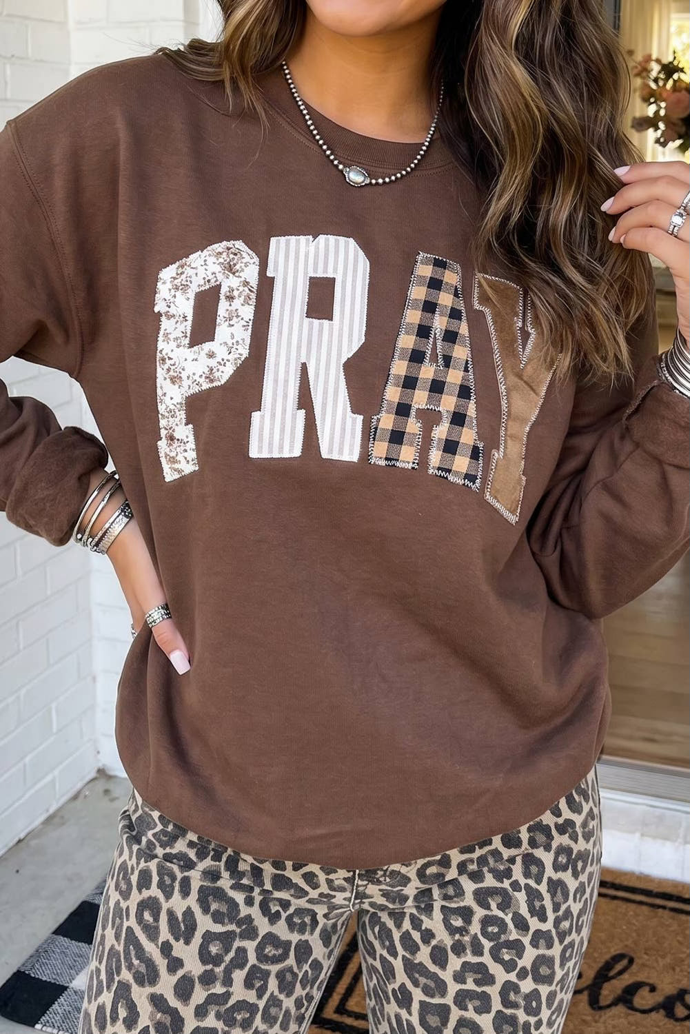 PRAY APPLIQUE LIGHTWEIGHT SWEATSHIRT
