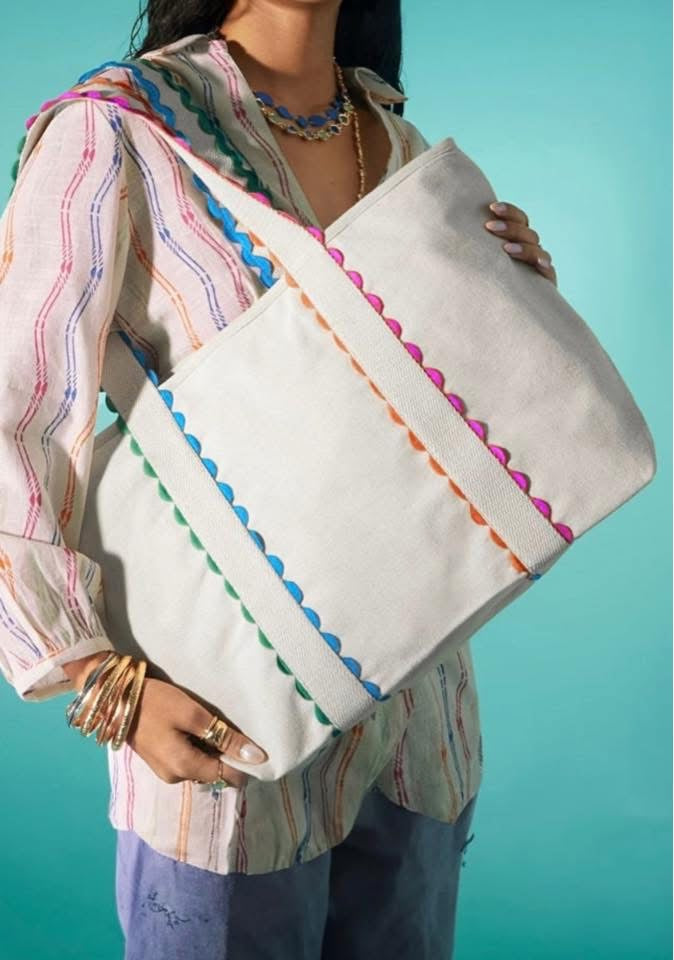 MULTI COLOR TRIM CANVAS BAG