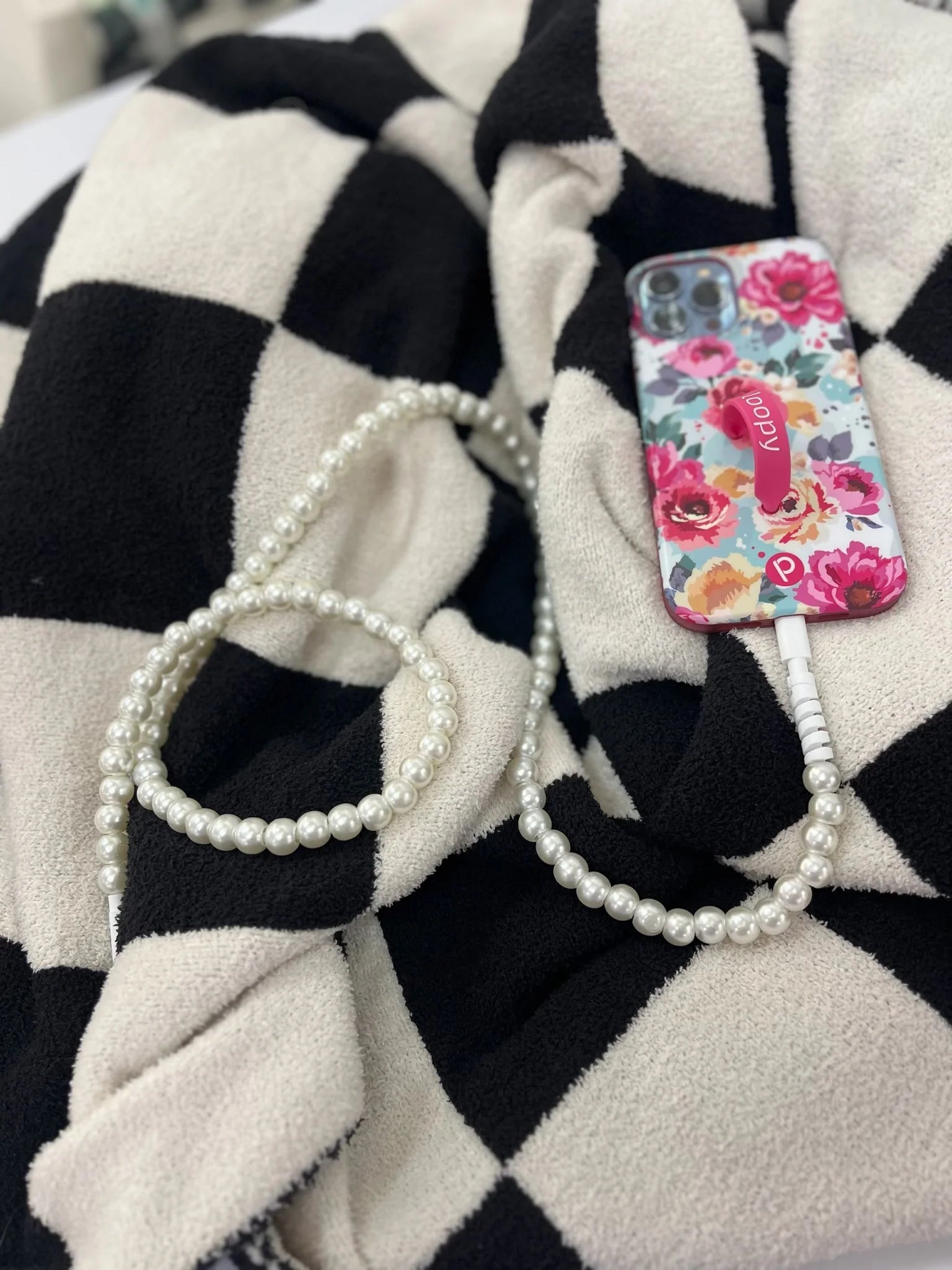 Pearl Chargers - CountryFide Custom Accessories and Outdoors