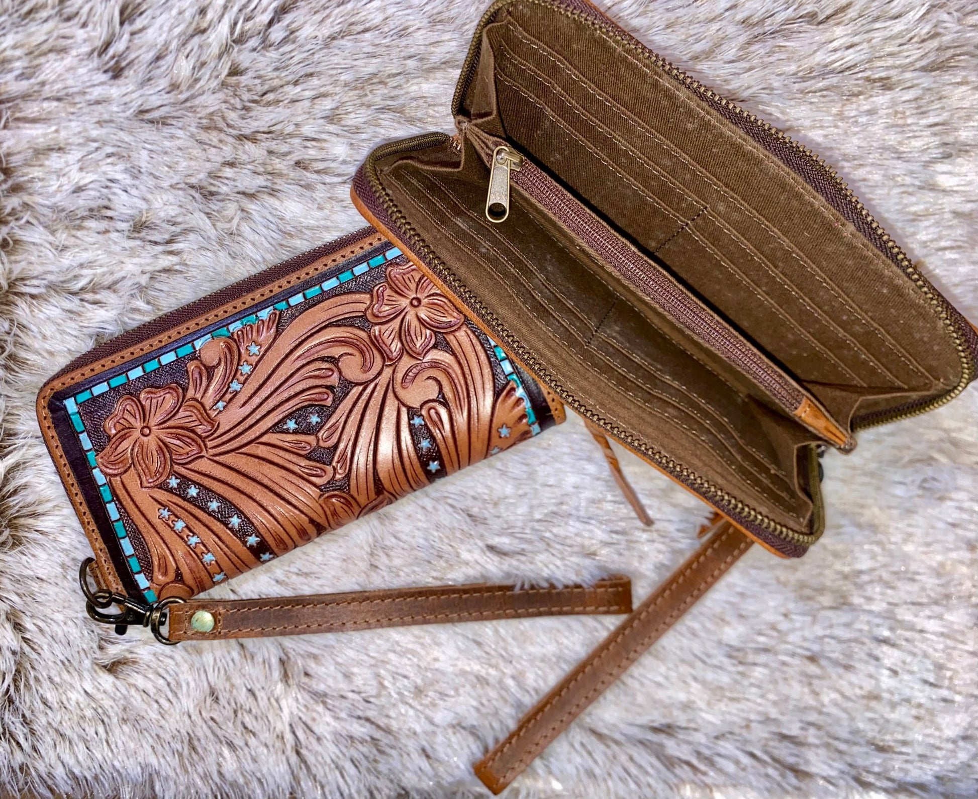 TOOLED STAR LINED ZIP WALLET - CountryFide Custom Accessories and Outdoors