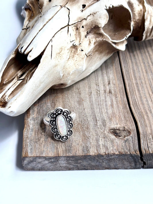 Western Concho Glass Stone Stretch Ring - CountryFide Custom Accessories and Outdoors