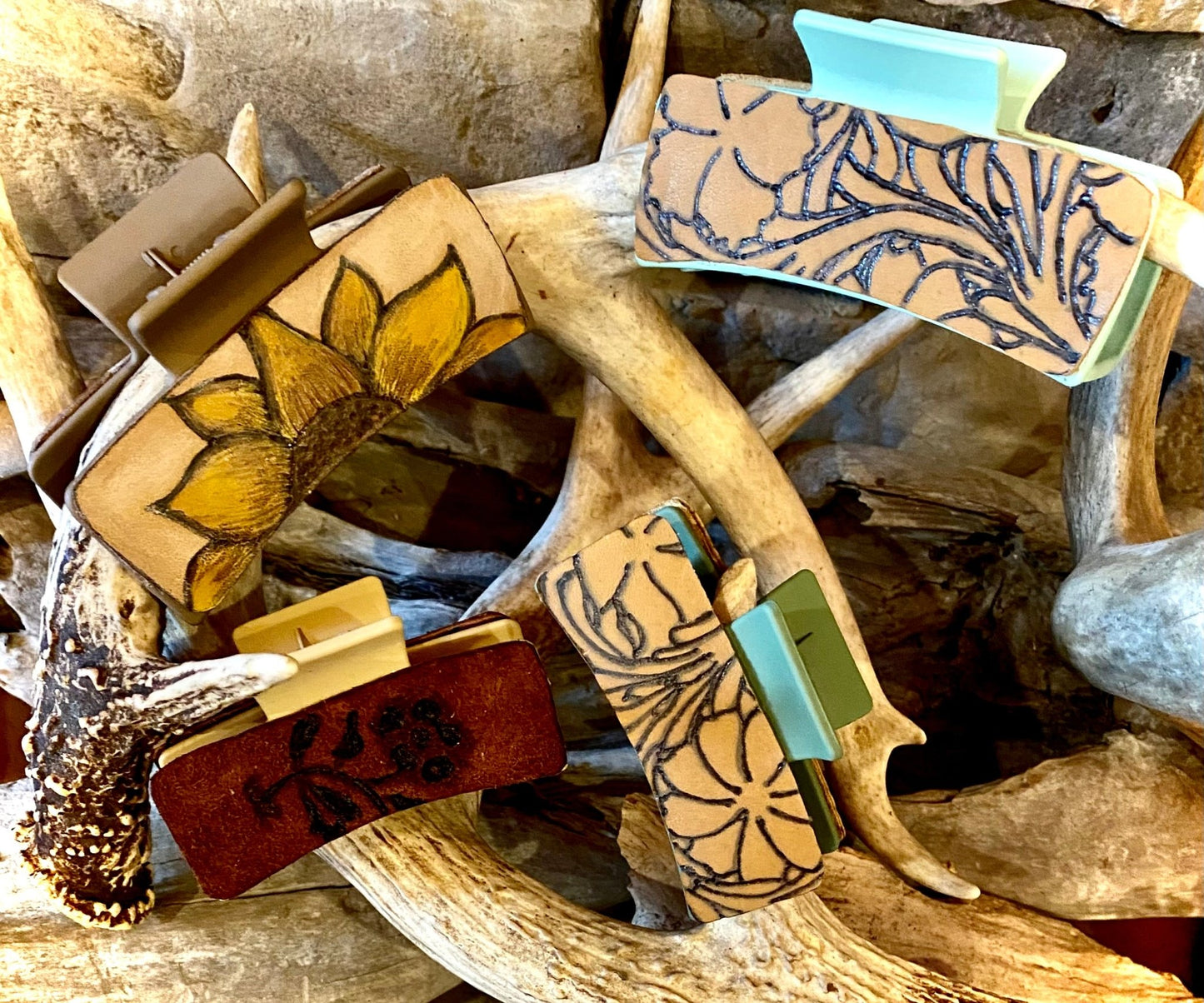 CF HANDMADE LEATHER CLAW CLIP - CountryFide Custom Accessories and Outdoors
