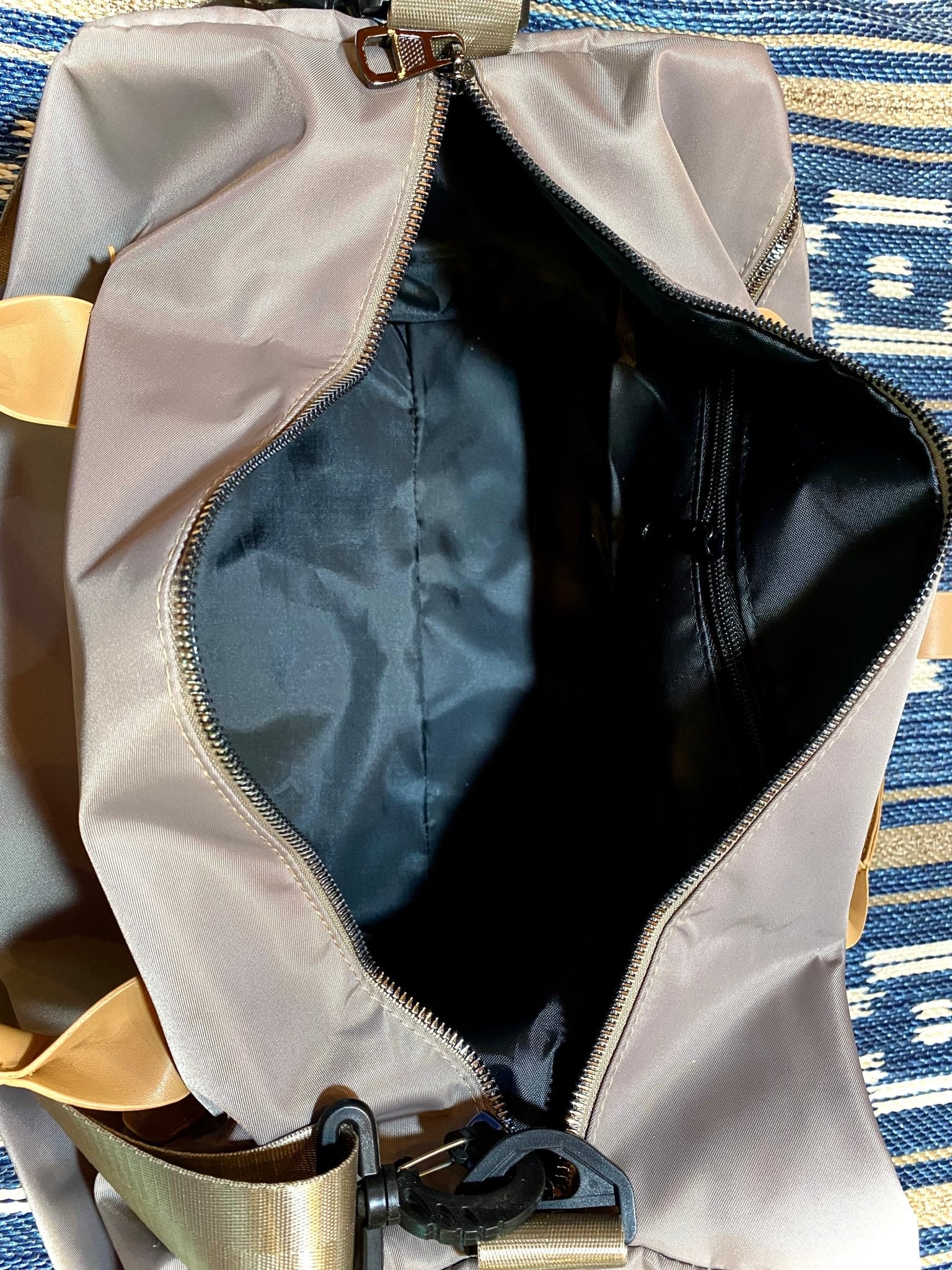 NYLON DUFFEL BAG - CountryFide Custom Accessories and Outdoors