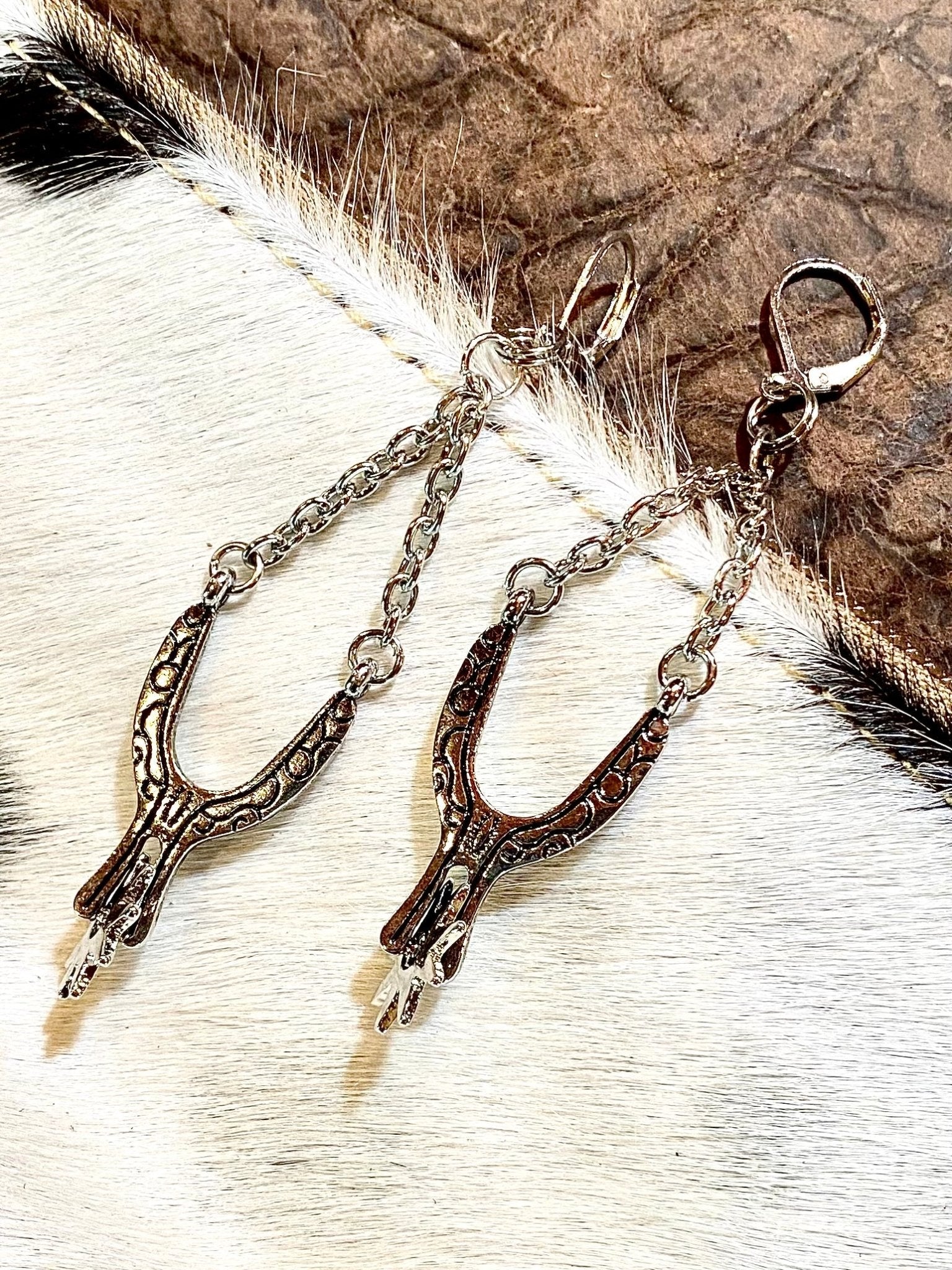 SILVER SPURS DANGLE EARRINGS - CountryFide Custom Accessories and Outdoors