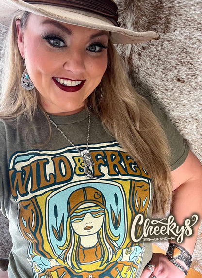 WILD & FREE HUNTING HUNNIES TEE - CountryFide Custom Accessories and Outdoors